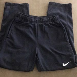 Boys medium Nike therma-fit athletic pants.